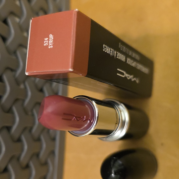 MAC LUSTREGLASS SHEER-SHINE LIPSTICK SYRUP/Blue Pink. BNIB - Picture 9 of 11